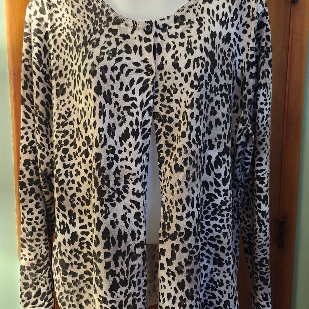 August Silk Woman, animal print long sleeved cardigan.